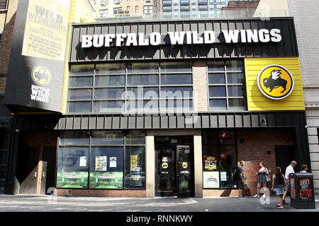 New York, USA. 26 Aug, 2016. Atmosphäre, außen am Freitag, 26.August 2016 Buffalo Wild Wings Celebrity MTV Video Music Awards Gifting Lounge Veranstaltung in Buffalo Wild Wings in New York, USA. Quelle: Steve Mack/S.D. Mack Bilder/Alamy Stockfoto