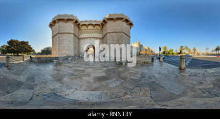 360 Grad Panorama Ansicht von Der Serrano Türme in Valencia, Spanien