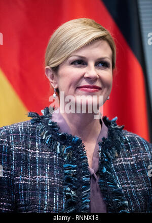 Berlin, Deutschland. 19 Feb, 2019. Kolinda Grabar-Kitarovic, Präsident von Kroatien, trifft sich mit Präsident Schäuble im Deutschen Bundestag. Quelle: Bernd von Jutrczenka/dpa/Alamy leben Nachrichten Stockfoto