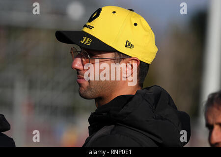 Barcelona, Spanien. 19 Feb, 2019. Montmelo, Barcelona - Spanien. 18. Februar 2019. Daniel Ricciardo von Australien und Renault Sport Formel-1-Team während der Tag einer F1 Winter Prüfung Credit: Marco Canoniero/Alamy leben Nachrichten Stockfoto