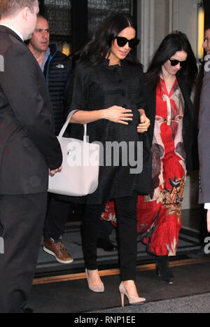 New York, USA. 19 Feb, 2019. Meghan Markle Herzogin von Sussex gesehenes Verlassen die Surrey in New York City am 19. Februar 2019. Credit: Rw/Medien Punch/Alamy leben Nachrichten Stockfoto