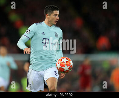 Anfield, Liverpool, Großbritannien. 19 Feb, 2019. UEFA Champions League Runde 16, Liverpool gegen Bayern München; Robert Lewandowski von Bayern München Credit: Aktion plus Sport/Alamy leben Nachrichten Stockfoto