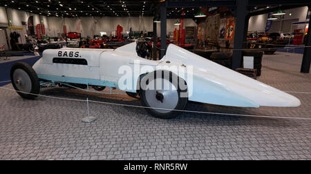 Seitenansicht des BABS, ein Land speed record Auto am 2019 London Classic Car Show, in einem speziellen "Need for Speed", Anzeige von Edd China kuratiert. Stockfoto