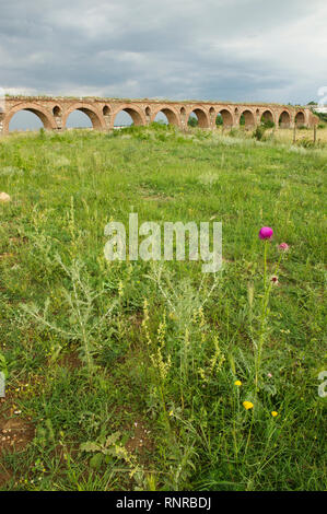 Aquädukt in Skopje, Skopje, Mazedonien Stockfoto