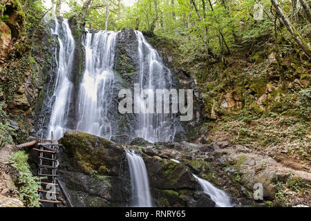 Landschaft von Koleshino Wasserfälle Cascade in Belasica Berg, Novo Selo, Republik Nördlich Mazedonien Stockfoto