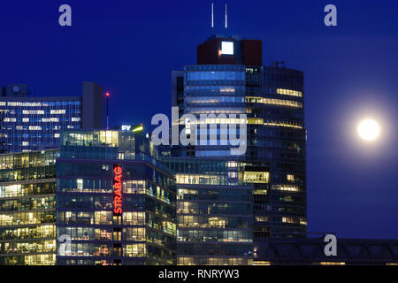 Wien, Wien: Donaucity, UN-Gebäude (Vienna International Center, VIC), STRABAG-Haus, Andromeda Tower in 22. Donaustadt, Wien, Österreich Stockfoto