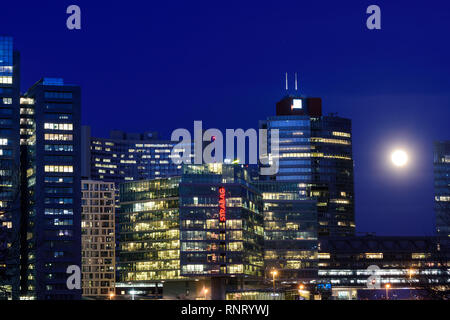 Wien, Wien: Donaucity, UN-Gebäude (Vienna International Center, VIC), STRABAG-Haus, Andromeda Tower in 22. Donaustadt, Wien, Österreich Stockfoto