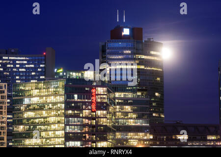 Wien, Wien: Donaucity, UN-Gebäude (Vienna International Center, VIC), STRABAG-Haus, Andromeda Tower in 22. Donaustadt, Wien, Österreich Stockfoto