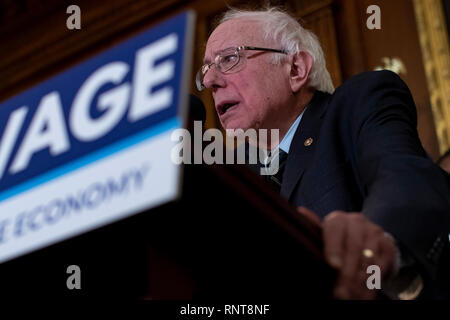 Senator Bernie Sanders, unabhängig von Vermont, spricht während einer Pressekonferenz auf dem Capitol Hill in Washington, DC am 16. Januar 2019. Stockfoto