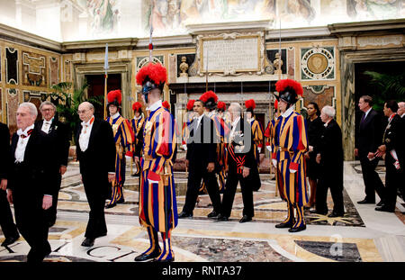 Us-Präsident Barack Obama trifft sich mit Papst Benedikt XVI. im Vatikan am 10. Juli 2009. Stockfoto