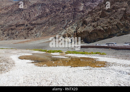 Allgemeine Ansicht in Richtung Badwater Basin, Death Valley National Park, California, United States. Stockfoto