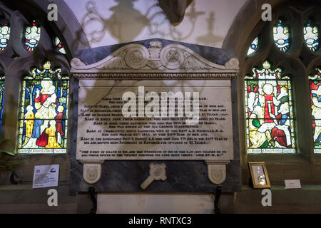 Eine Plakette in Haworth Pfarrkirche zum Gedenken an den Bronte Familie Stockfoto