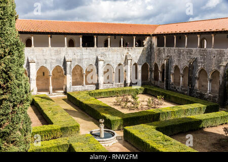 Batalha, Portugal. Claustro D.Afonso V (Kreuzgang von König Afonso) in das Kloster Santa Maria da Vitoria. Ein Weltkulturerbe seit 1983 Stockfoto