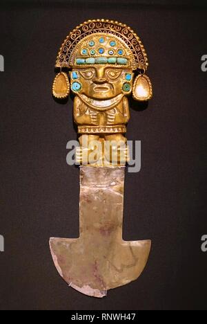 Zeremoniellen Messer (Tumi), Sican (Lambayeque) Kultur, Peru Nordküste, späten Zwischenperiode (Mitte Sican), 900-1100 AD, Gold, Silber, Türkis Stockfoto