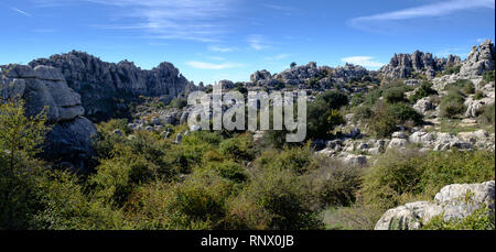 Panoramablick auf den Naturpark El Torcal, Antequera, Malaga, Andalusien, Spanien Stockfoto