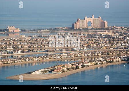DUBAI, VAE - 18. Februar 2018: Luftaufnahme von Hotel Atlantis The Palm, Palm Jumeirah, Dubai, Vereinigte Arabische Emirate - Bild Stockfoto