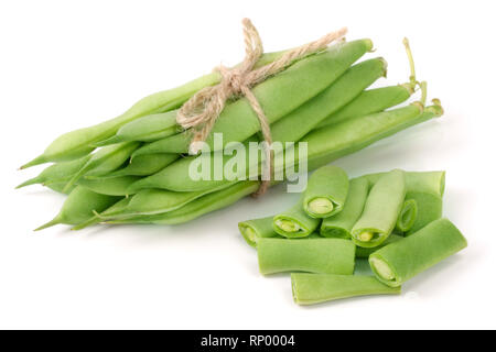 Grüne Bohnen isoliert auf einem weißen Hintergrund. Stockfoto