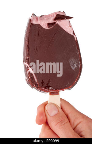 Eis fruchtig mit Schokolade in der Hand auf weißem Hintergrund. Stockfoto