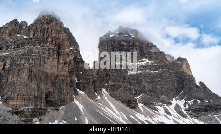 Berge. Die schöne Landschaft. Trübes Wetter. National Park. Drei Zinnen, Dolomiten, Südtirol. Italien. Stockfoto