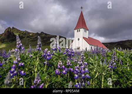 Kirche in Vik i Myrdal Dorf in Island Stockfoto