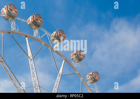 Detail einer riesigen weißen Riesenrad im Hafen von Valencia Spanien Stockfoto