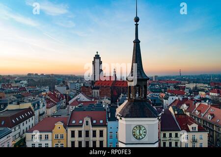 Antenne drone Blick auf Rathaus auf Gliwice Marktplatz. Gleiwitz, Schlesien, Polen Stockfoto