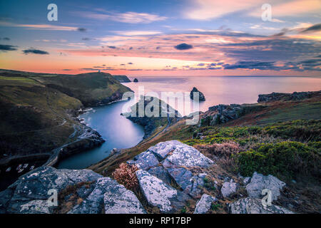 Boscastle Harbour Cornwall UK Landschaft Marine bei Sonnenuntergang auf 2018 08 25 Stockfoto