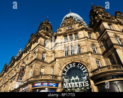 Leeds City Märkte Gebäude Eingang an der Ecke der Vikar Land und Kirkgate Leeds West Yorkshire England Stockfoto