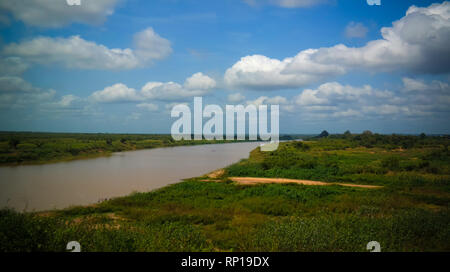 Landschaft panorama Blick auf die Weißen Volta Fluss in Ghana Stockfoto