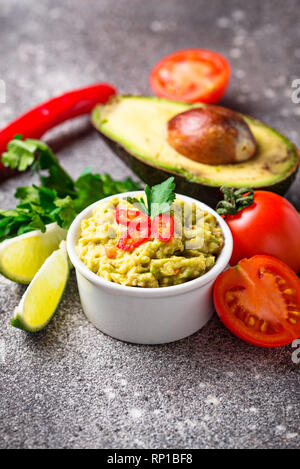 Traditionelle mexikanische avocado Soße guacamole Stockfoto