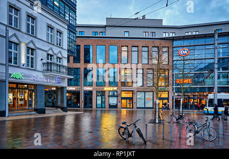 DAK am Marienplatz in der Altstadt von Schwerin. Mecklenburg-Vorpommern, Deutschland Stockfoto