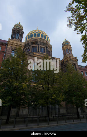 Die Reste einer der großen jüdischen Synagogen in Berlin, die Neue Synagoge. Stockfoto