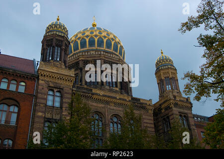 Die Reste einer der großen jüdischen Synagogen in Berlin, die Neue Synagoge. Stockfoto