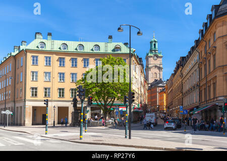 Stockholm, Schweden - 6. Mai 2016: Stadtbild von Gamla Stan mit Kathedrale Storkyrkan offiziell genannten Sankt Nikolai kyrka oder die Kirche St. Nikolaus, ord Stockfoto