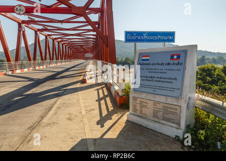 Kengsao, sainyabuli Provinz, Laos - Dezember 06, 2018: nasak-khokhaodo Laos - Niederlande Friendship Bridge. Brücke über den Fluss Mekong. Stockfoto