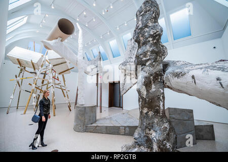 London, Großbritannien. 20. Feb 2019. cul-de-sac von Britischen Bildhauer Phyllida Barlow eine neue, umfangreiche Arbeiten an der Königlichen Akademie der Künste sie Gabrielle Jungels-Winkler Galerien mit einer Ausstellung verwandelt wurde konzipiert als sequentielle Installation läuft über alle drei der miteinander verbundenen Räumen. Es gibt Änderungen des Tempos und der Schwerpunkt auf die Galerien wie Barlow versucht, die Räume zu befragen und Herausforderung. Es läuft von 23. Februar - 23. Juni 2019 Credit: Guy Bell/Alamy leben Nachrichten Stockfoto