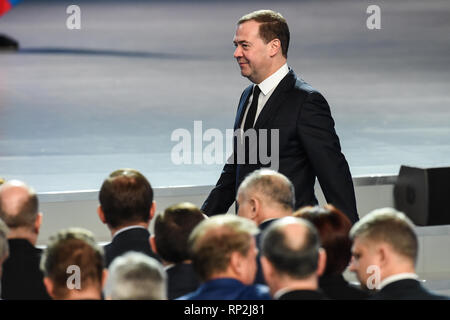 Moskau, Russland. 20 Feb, 2019. Der russische Ministerpräsident Dimitri Medwedew kommt, bevor der russische Präsident Wladimir Putin die jährliche Adresse Präsentation vor der Bundesversammlung in Moskau, Russland, 24.02.20, 2019. Die ersten Ergebnisse der Umsetzung der nationalen Projekte, die in Russland im Jahr 2020 zusammengefaßt werden sollten, sagte Putin am Mittwoch. Credit: Evgeny Sinitsyn/Xinhua/Alamy leben Nachrichten Stockfoto