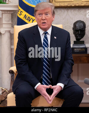 Washington DC, USA. 20 Feb, 2019. Präsidenten der Vereinigten Staaten Donald J. Trumpf trifft Bundeskanzler Sebastian Kurz von der Republik Österreich im Oval Office des Weißen Hauses in Washington, DC am Mittwoch, 20. Februar 2019. Quelle: Chris Kleponis/Pool über CNP/MediaPunch Credit: MediaPunch Inc/Alamy leben Nachrichten Stockfoto