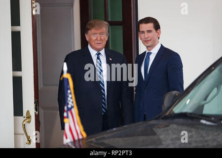 Washington DC, USA. 20 Feb, 2019. Us-Präsident Donald Trump (L) begrüßt der österreichische Kanzler Sebastian Kurz im Weißen Haus in Washington, DC, USA, Nov. 20, 2019. Credit: Ting Shen/Xinhua/Alamy leben Nachrichten Stockfoto