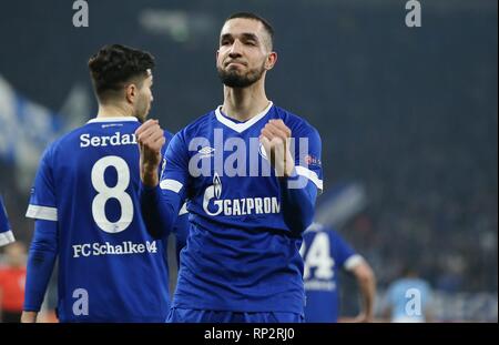 Gelsenkirchen, Deutschland. 20 Feb, 2019. UEFA Champions League Fußball, Umlauf von 16, 1 Bein, FC Schalke gegen Manchester City; Ziel Feier für 2-1 von Nabil Bentaleb Credit: Aktion plus Sport/Alamy leben Nachrichten Stockfoto