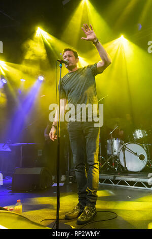 Dublin, Irland. 20 Feb, 2019. X-Dateien Schauspieler David Duchovny (Fox Mulder) singt auf der Bühne in Dublins Academy Musik Veranstaltungsort. Credit: SOPA Images Limited/Alamy leben Nachrichten Stockfoto