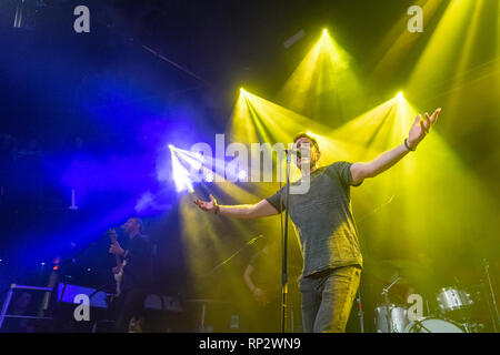 Dublin, Irland. 20 Feb, 2019. X-Dateien Schauspieler David Duchovny (Fox Mulder) singt auf der Bühne in Dublins Academy Musik Veranstaltungsort. Credit: SOPA Images Limited/Alamy leben Nachrichten Stockfoto