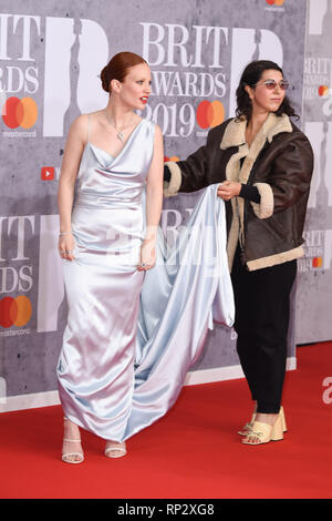 LONDON, GROSSBRITANNIEN. Februar 20, 2019: Jess Glynne für die BRIT Awards 2019 in der O2 Arena, London anreisen. Bild: Steve Vas/Featureflash *** EDITORIAL NUR VERWENDEN *** Stockfoto