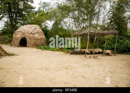 Eine indische Hütte am Plimoth Plantation in Plymouth, MA. Stockfoto