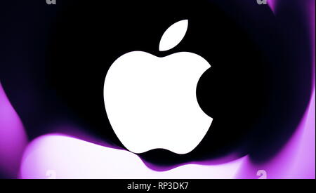 Tschechische Republik - 16. MÄRZ 2015: Detail der Apple Logo auf Mac Book Air in transparenter Folie reflektiert. Illustrative Editorial. Nur für den redaktionellen Gebrauch bestimmt. Stockfoto
