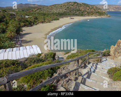 Berühmte Termine Palmen Vai Strand mit weißem Sand und viel Schatten auf der Insel Kreta, Griechenland, Urlaub Stockfoto