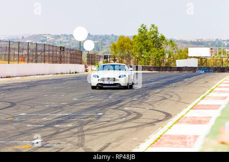 Johannesburg, Südafrika - 05 Oktober 2013: Aston Martin Owner's Track Day Stockfoto