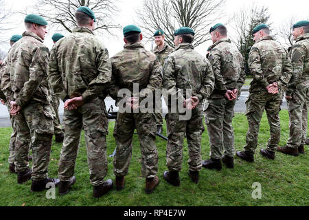 Der Herzog von Sussex bei einem Besuch in 42 Commando Royal Marines an ihrer Basis in Bickleigh. Stockfoto