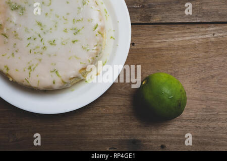 Zitrone Honig beträufeln, hausgemachte Kuchen. Weiche gefilterten Bilder Stockfoto