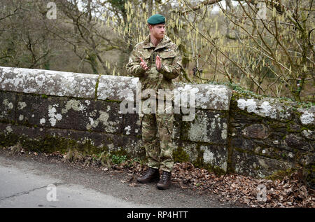 Der Herzog von Sussex bei einem Besuch in 42 Commando Royal Marines an ihrer Basis in Bickleigh. Stockfoto